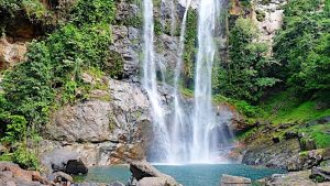 Tour Komodo_0004_Cunca Rami Waterfall 1